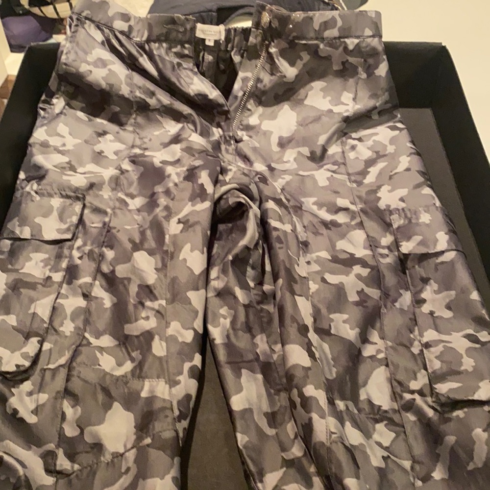 8 pockets !